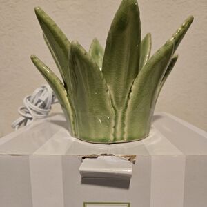 Scentsy Aloe Vera Wax Warmer In Box. Pre-Owned.